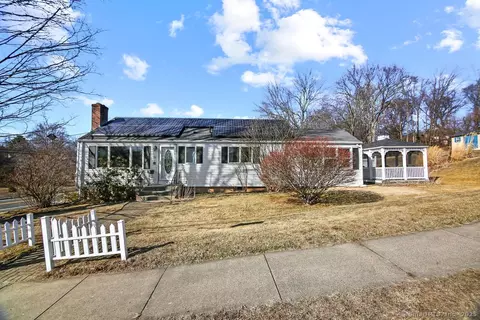 70 Jackson Ave, West Hartford, CT 06110