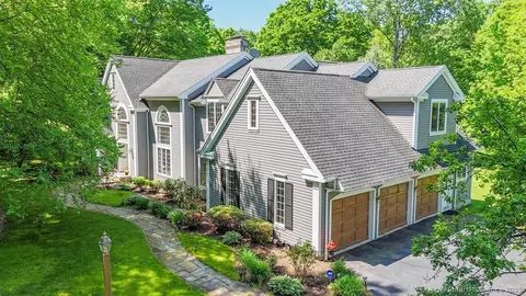 273 Talcott Notch Rd, Farmington, CT 06032