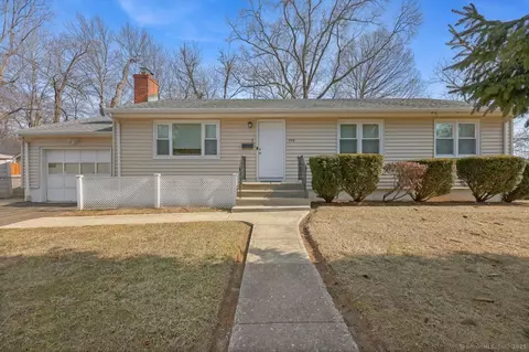 320 Macon Dr, Bridgeport, CT 06606