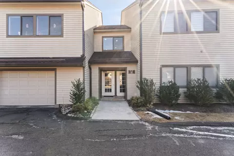2435 Bedford St #21BB, Stamford, CT 06905