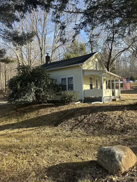 110 Falls Rd, East Haddam, CT 06469
