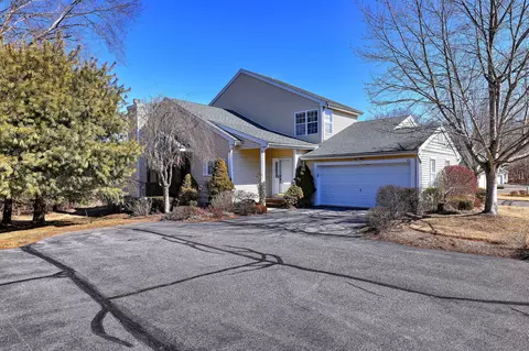 10 Deanarose Pl #10, Cheshire, CT 06410