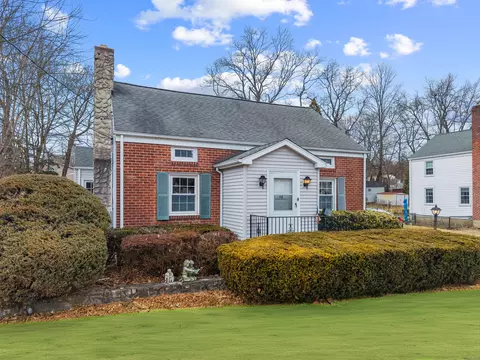 56 Minivale Rd, Stamford, CT 06907