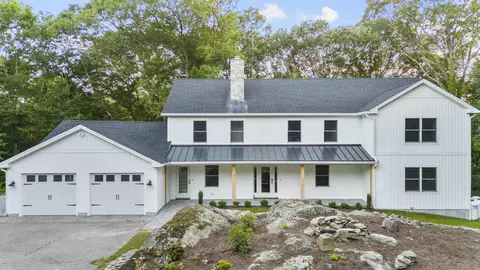 60 Woodfield Rd, Woodbridge, CT 06525