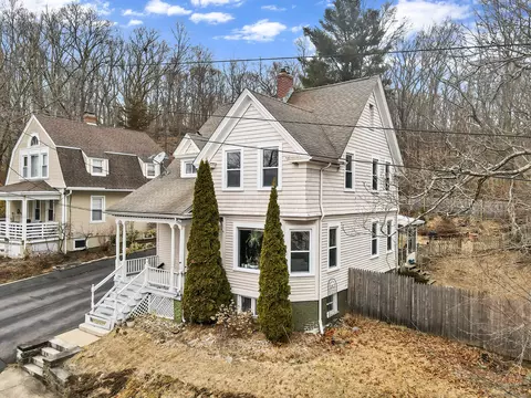 7 Brown St, Norwich, CT 06360