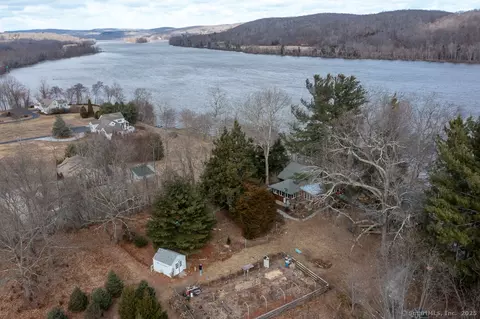 32 Gates Way, Haddam, CT 06438