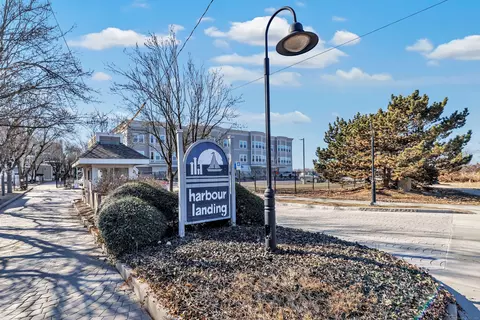 97 Harbour Close Close #97, New Haven, CT 06519