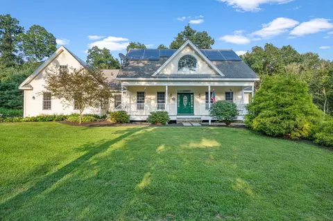 30 Oakwood Dr, Oxford, CT 06478