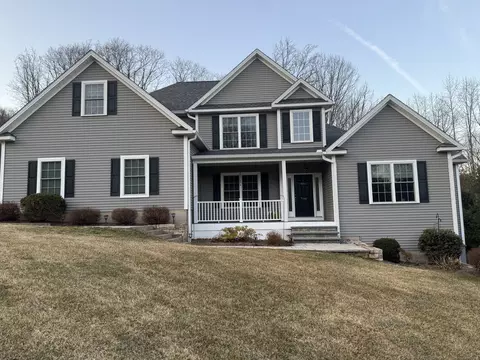 542 Huckins Rd, Cheshire, CT 06410