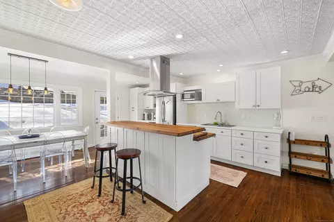 60 Cedar Dr, Danbury, CT 06811