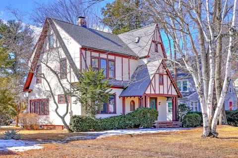 1988 Chapel St, New Haven, CT 06515