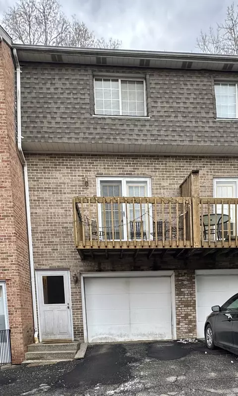109 Bucks Hill Rd #8, Waterbury, CT 06704