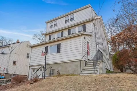 68 Knickerbocker Ave, Stamford, CT 06907