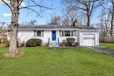 51 Jennifer Rd, Hamden, CT 06514