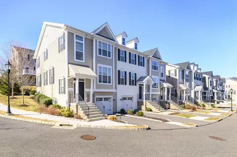 6 Putnam Ln #6, Danbury, CT 06810
