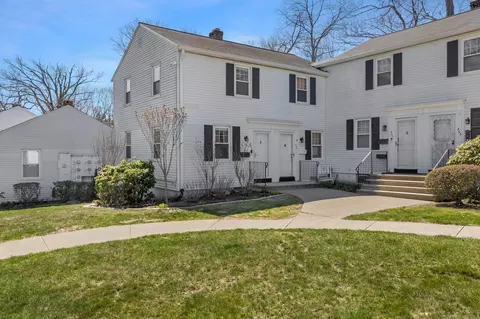 409 Sylvan Knoll Rd, Stamford, CT 06902