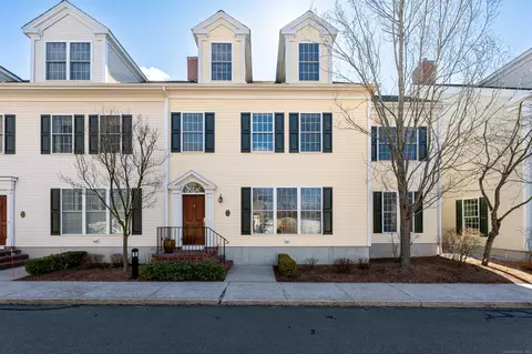 9 Evarts Ln #9, Madison, CT 06443