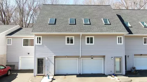 3 Chelsea Ln #3, East Granby, CT 06026