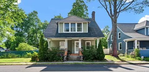 11 Strong Ct, Plainville, CT 06062