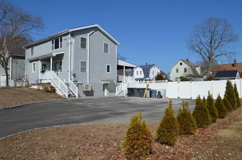48 Ellis St, Milford, CT 06460