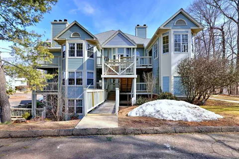75 Redwood Dr #510, East Haven, CT 06513