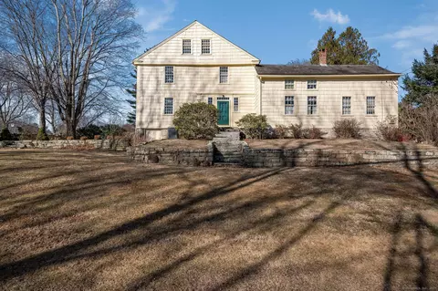 579 Taugwonk Rd, Stonington, CT 06378