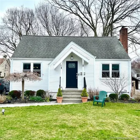 18 Poplar St, Norwalk, CT 06855