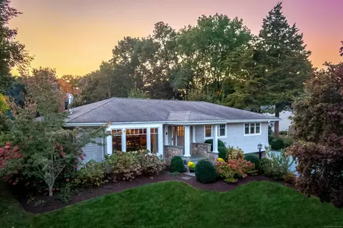 9 Schiller Rd, Fairfield, CT 06825