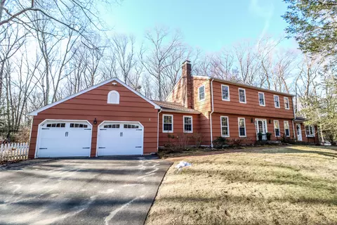 44 Merwin Brook Rd, Brookfield, CT 06804