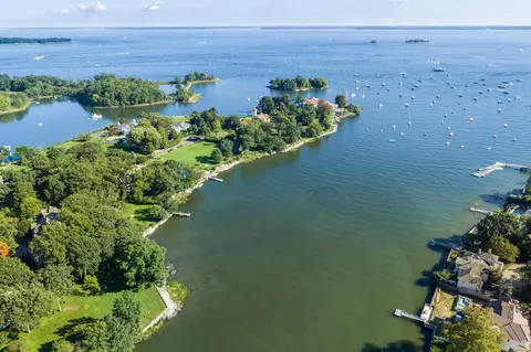 2 Vista Dr, Greenwich, CT 06830