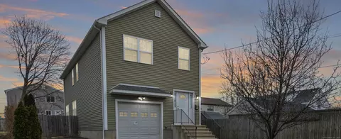 26 Greenfield Dr, Bridgeport, CT 06606