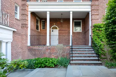 70 Strawberry Hill Ave #3-3B, Stamford, CT 06902