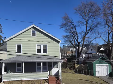 17 Alden St, Stamford, CT 06902