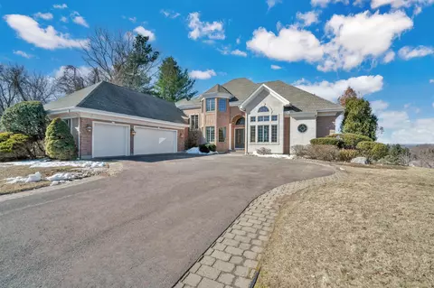 36 Sunrise Ln, South Windsor, CT 06074