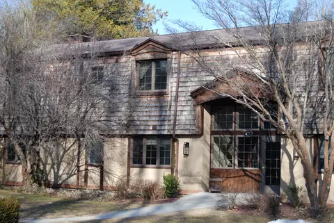 85 River Rd #C5, Essex, CT 06426