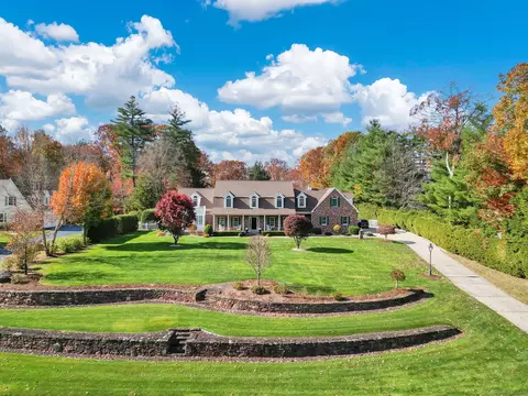 14 Ridgewood Rd, East Longmeadow, MA 01028