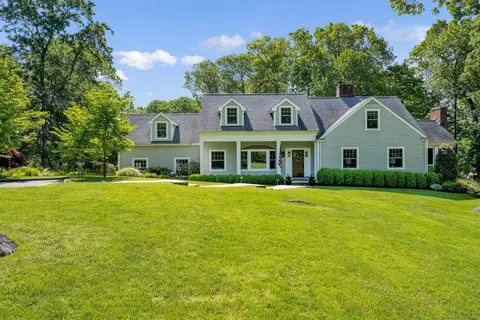 10 Winding Ln, Darien, CT 06820