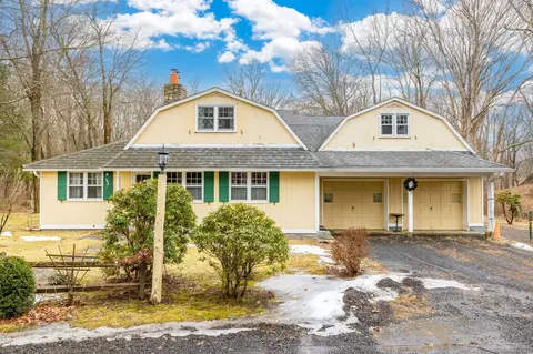 679 Christian Rd, Middlebury, CT 06762