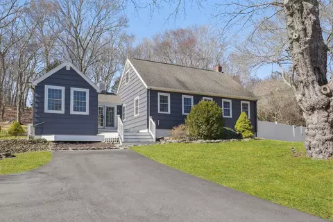 20 4 Mile River Rd, Old Lyme, CT 06371