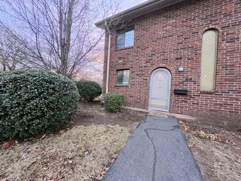 46 Wakefield Cir #46, East Hartford, CT 06118