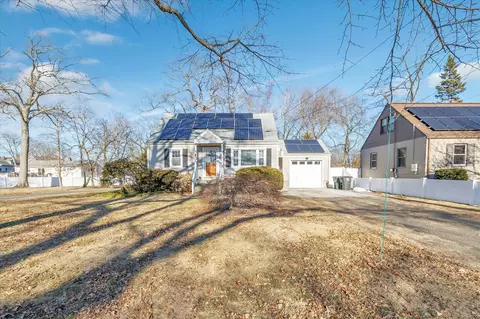 66 S Woodland Dr, Milford, CT 06460