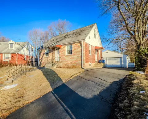 10 Lorenzo Pl, Bristol, CT 06010
