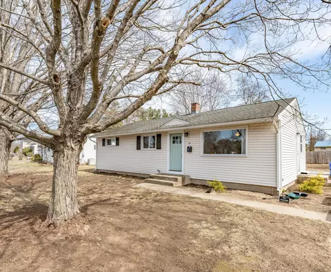 10 Spring Garden Rd, Enfield, CT 06082