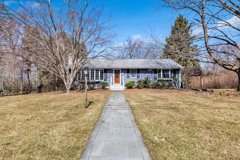 19 Coral Dr, Shelton, CT 06484