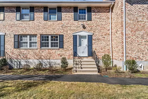 35 Woodway Rd #A17, Stamford, CT 06907