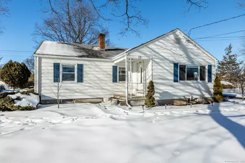10 Autumn Dr, Windsor Locks, CT 06096