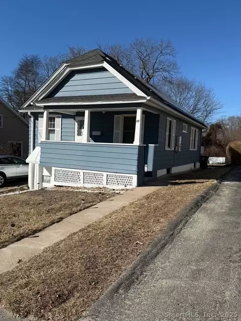 65 Woodbine St, Waterbury, CT 06705