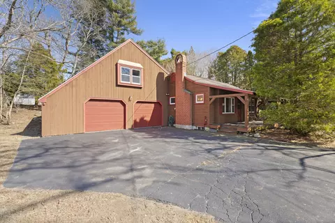 23 Maple Rd, Quaker Hill, CT 06375