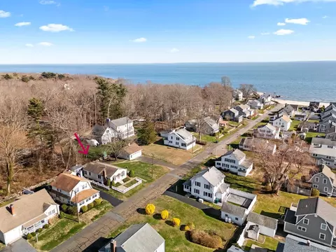 40 Billow Rd, Old Lyme, CT 06371