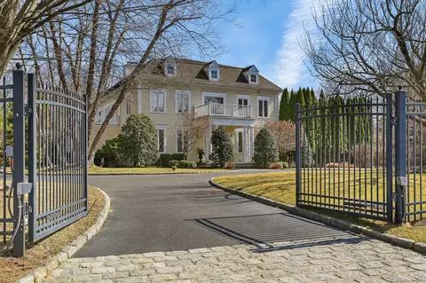 200 Jessica Ln, Southport, CT 06890